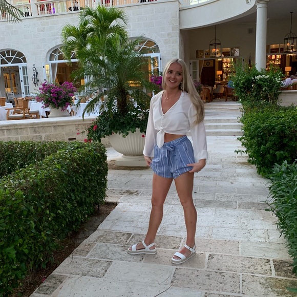 Meet your Posher, Hilary - Picture 1 of 1